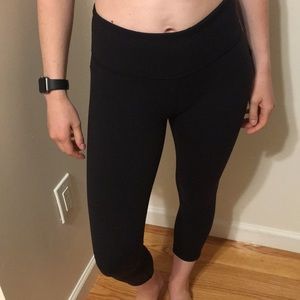 Lululemon crop “wunder under” leggings